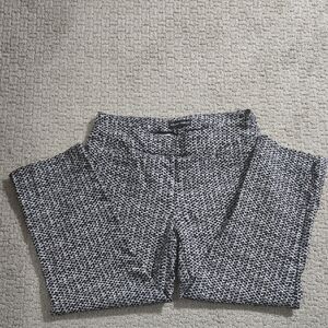 Hilary Radley Small Black And White Pull Up Capris With Tummy Control